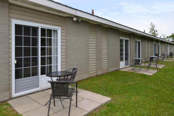 Canadas Best Value Inn (Brackley)